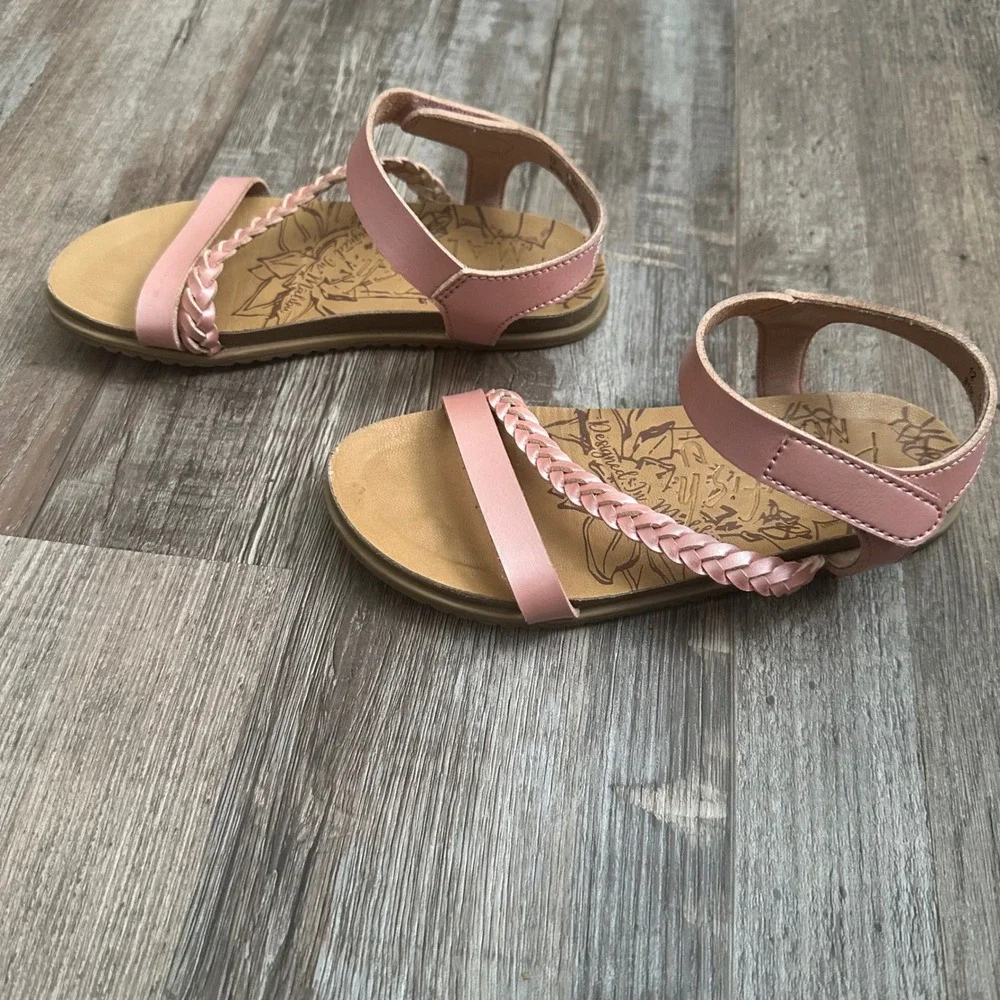 Blowfish Malibu Kids Metallic Pink‎ Braided T-Strap Sandals Size 12 B130